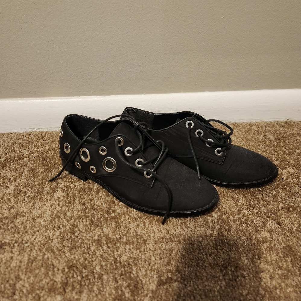 Oxford style shoes